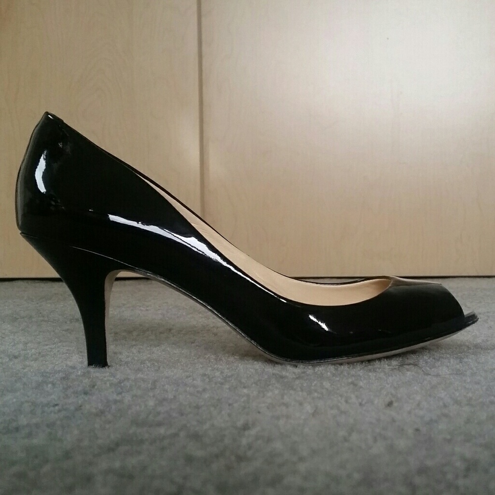 VC Signature Peep-Toe Patent Pumps